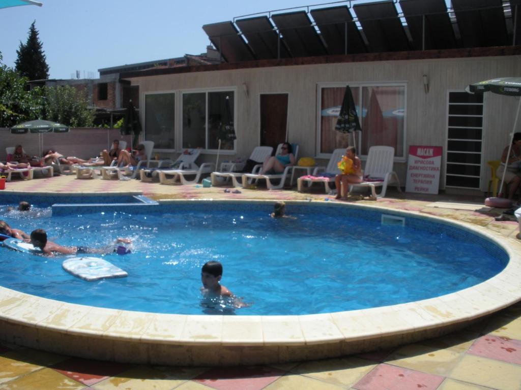 Peshev Family Hotel Nesebar Buitenkant foto