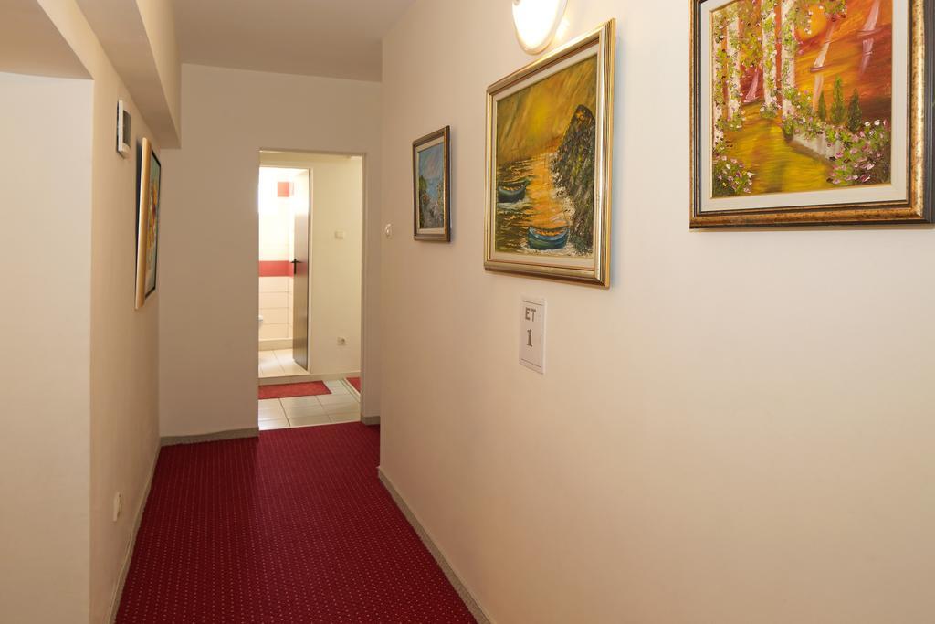 Peshev Family Hotel Nesebar Buitenkant foto