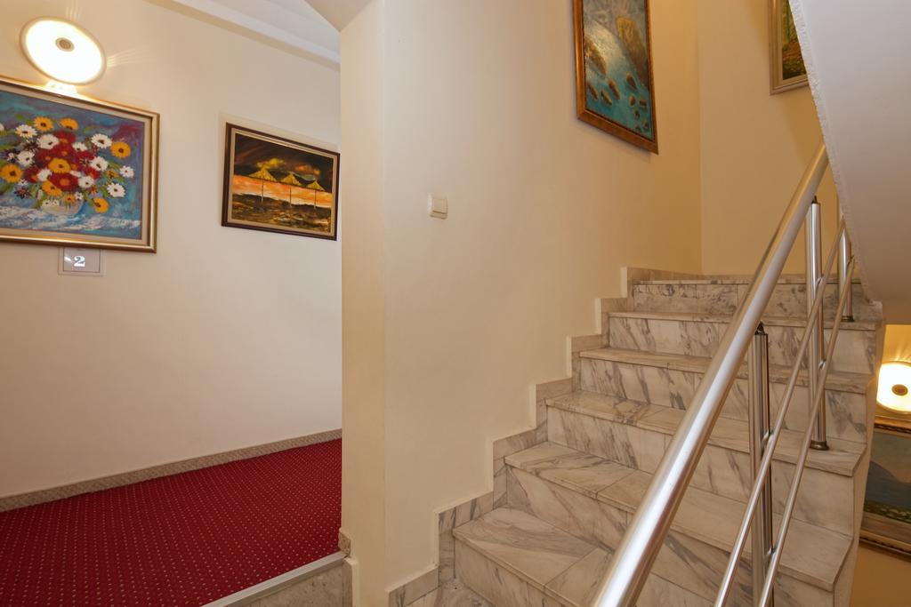 Peshev Family Hotel Nesebar Buitenkant foto